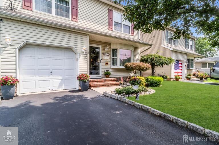 Photo 7 of 266 Thomas Street, Woodbridge Proper NJ 07095, Woodbridge Proper, NJ