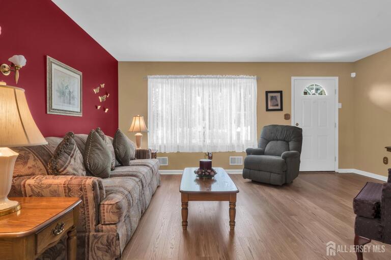Photo 13 of 266 Thomas Street, Woodbridge Proper NJ 07095, Woodbridge Proper, NJ