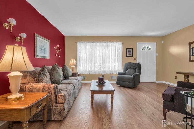 Photo 12 of 266 Thomas Street, Woodbridge Proper NJ 07095, Woodbridge Proper, NJ