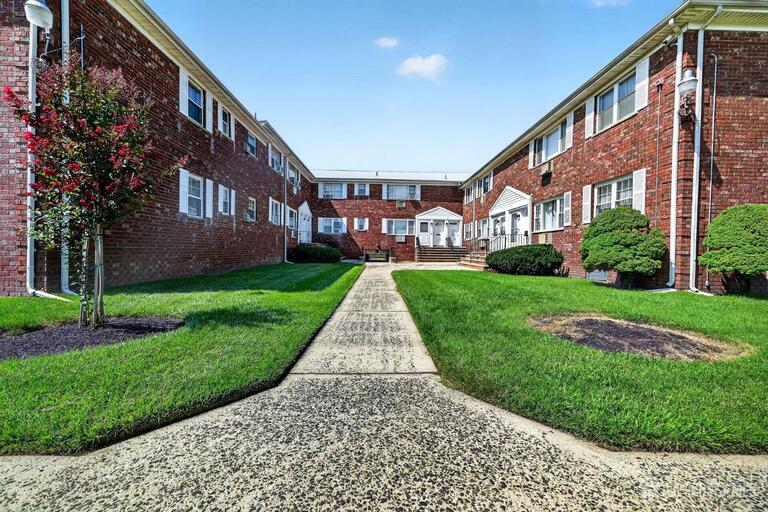 Photo 2 of 46 Gramercy Gardens # B, Middlesex NJ 08846, Middlesex, NJ