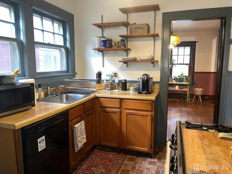 Photo 9 of 105 N 2nd Avenue, Highland Park NJ 08904, Highland Park, NJ