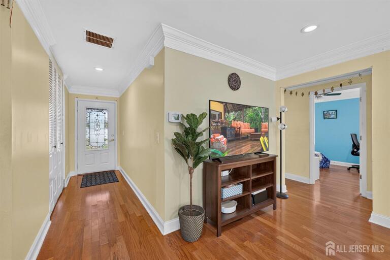 Photo 33 of 56 Woodbury Road, Edison NJ 08820, Edison, NJ