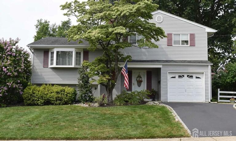 Photo 4 of 2 Peachwood Court, Milltown NJ 08850, Milltown, NJ