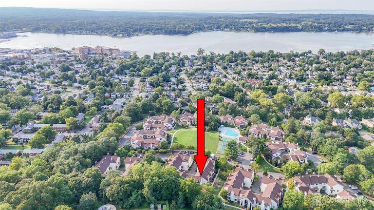 Photo 22 of 44 Tower Hill Drive, Red Bank NJ 07701, Red Bank, NJ