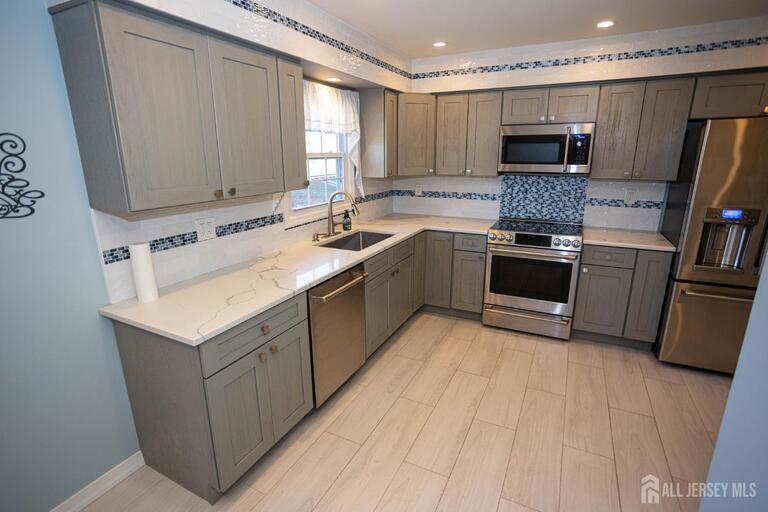 Photo 3 of 4 Cheltenham Place, Sayreville NJ 08872, Sayreville, NJ