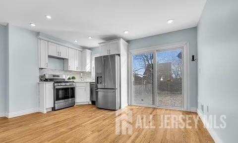Photo 3 of 580 S Garden Avenue, Woodbridge Proper NJ 07095, Woodbridge Proper, NJ