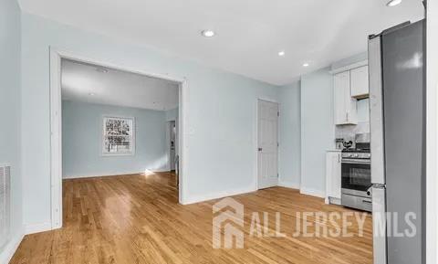 Photo 2 of 580 S Garden Avenue, Woodbridge Proper NJ 07095, Woodbridge Proper, NJ