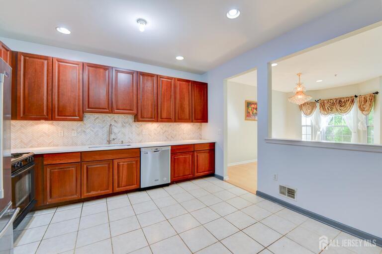 Photo 16 of 34 Forest Drive, Piscataway NJ 08844, Piscataway, NJ