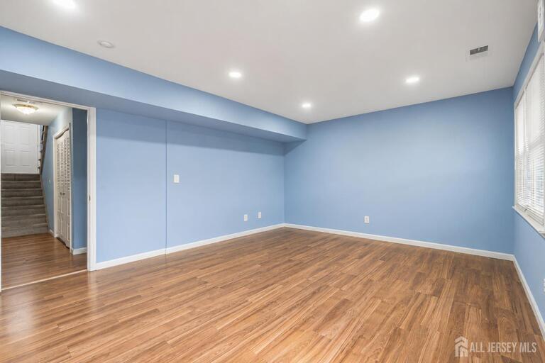 Photo 20 of 3003 N Oaks Boulevard N, North Brunswick NJ 08902, North Brunswick, NJ