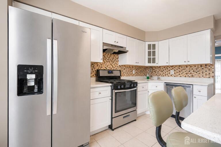 Photo 12 of 3003 N Oaks Boulevard N, North Brunswick NJ 08902, North Brunswick, NJ