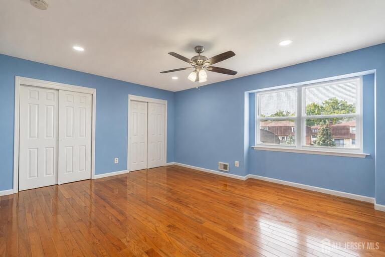 Photo 14 of 3003 N Oaks Boulevard N, North Brunswick NJ 08902, North Brunswick, NJ