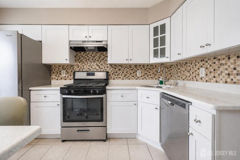 Photo 10 of 3003 N Oaks Boulevard N, North Brunswick NJ 08902, North Brunswick, NJ