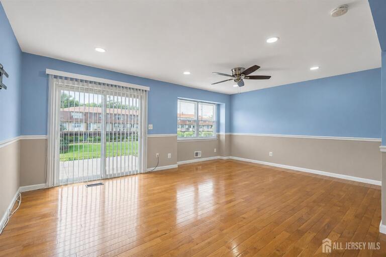 Photo 6 of 3003 N Oaks Boulevard N, North Brunswick NJ 08902, North Brunswick, NJ