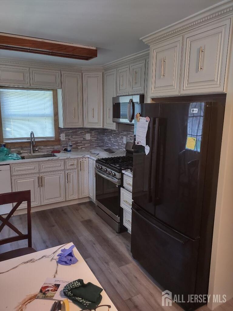 Photo 3 of 204 MARLIN Drive, Fords NJ 08863, Fords, NJ