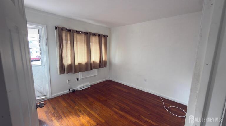 Photo 12 of 690 W Side Avenue W, Perth Amboy NJ 08861, Perth Amboy, NJ