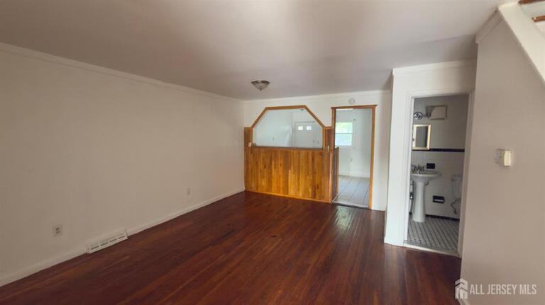 Photo 6 of 690 W Side Avenue W, Perth Amboy NJ 08861, Perth Amboy, NJ