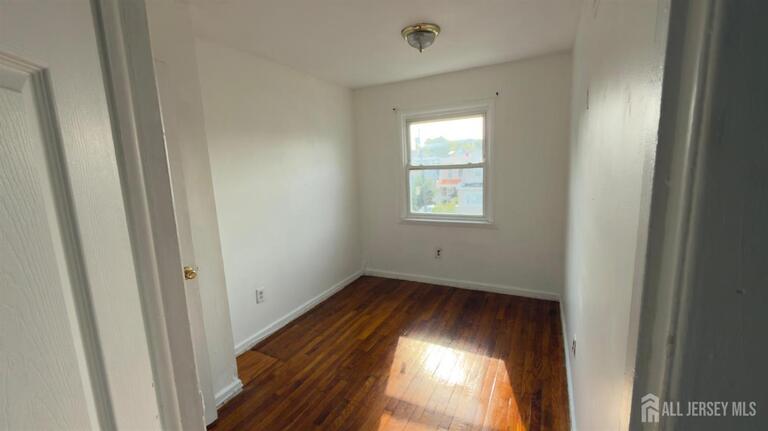 Photo 9 of 690 W Side Avenue W, Perth Amboy NJ 08861, Perth Amboy, NJ