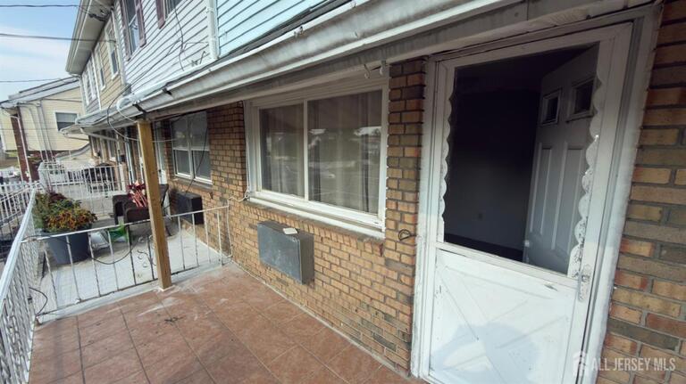 Photo 2 of 690 W Side Avenue W, Perth Amboy NJ 08861, Perth Amboy, NJ