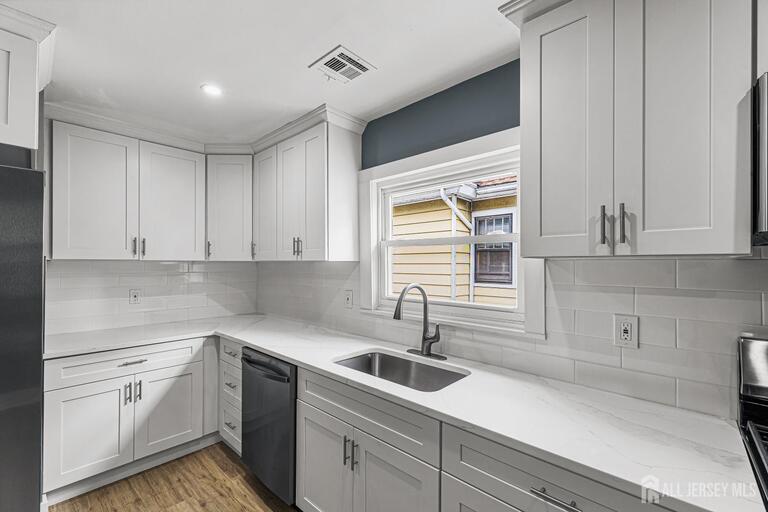 Photo 11 of 324 Harper Place # 2, Highland Park NJ 08904, Highland Park, NJ