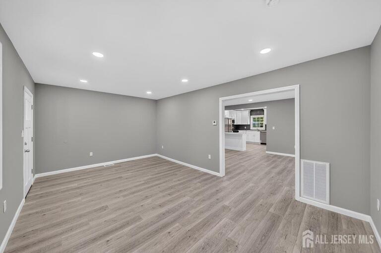 Photo 7 of 184 Green Street, Woodbridge Proper NJ 07095, Woodbridge Proper, NJ