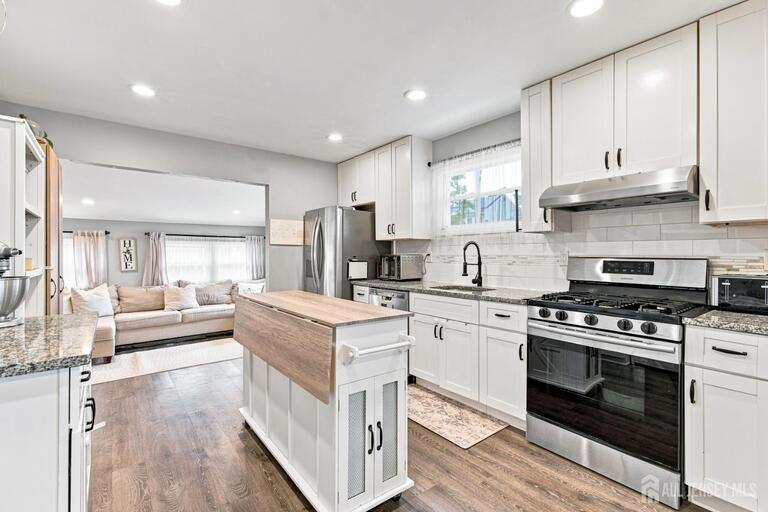 Photo 5 of 22 Elm Terrace, Sayreville NJ 08859, Sayreville, NJ