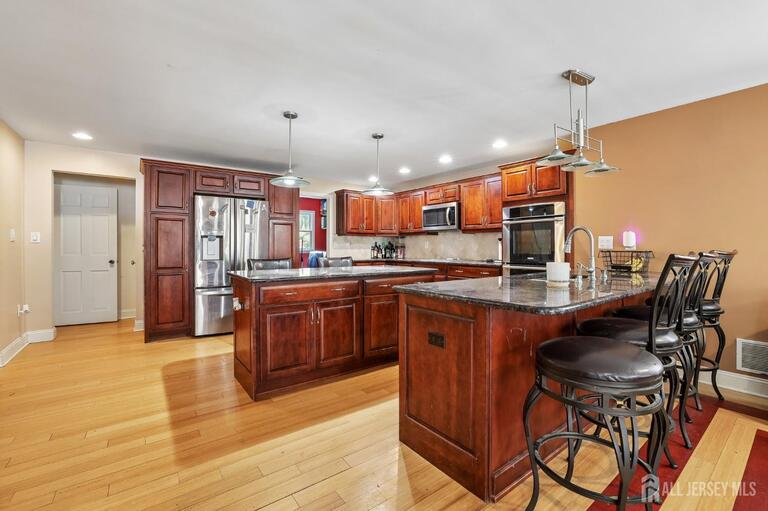 Photo 4 of 289 Franklin Road, North Brunswick NJ 08902, North Brunswick, NJ