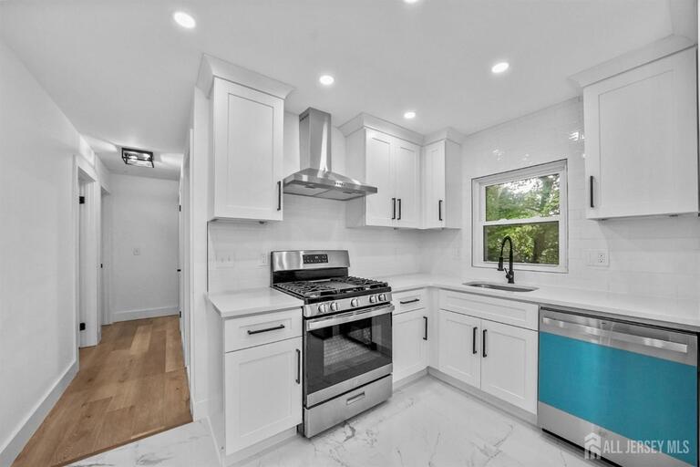 Photo 16 of 1834 Holly Road, North Brunswick NJ 08902, North Brunswick, NJ