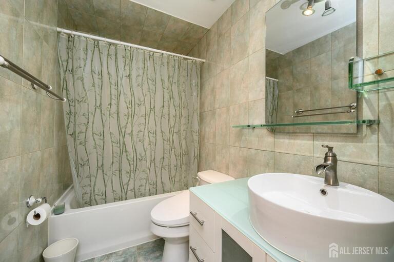 Photo 16 of 614 Maple Hill Drive, Woodbridge Proper NJ 07095, Woodbridge Proper, NJ
