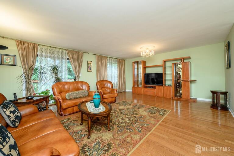 Photo 5 of 614 Maple Hill Drive, Woodbridge Proper NJ 07095, Woodbridge Proper, NJ