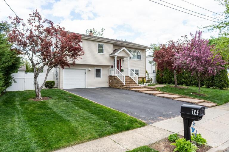Photo 3 of 14 Hopatcong Drive, Lawrence NJ 08648, Lawrence, NJ
