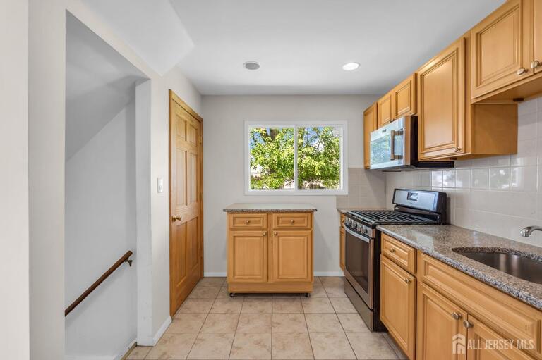 Photo 9 of 341 Middle Road, Hazlet NJ 07730, Hazlet, NJ