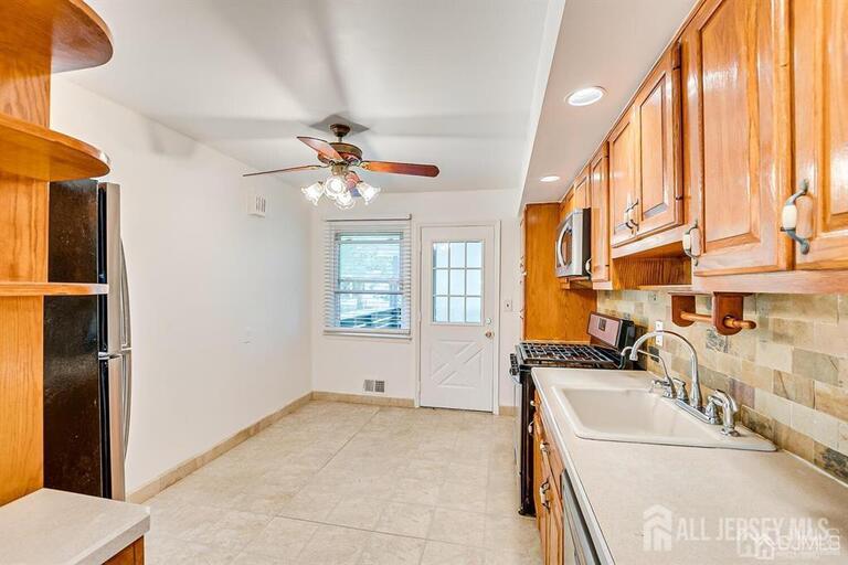 Photo 13 of 559 Wood Avenue, Edison NJ 08820, Edison, NJ