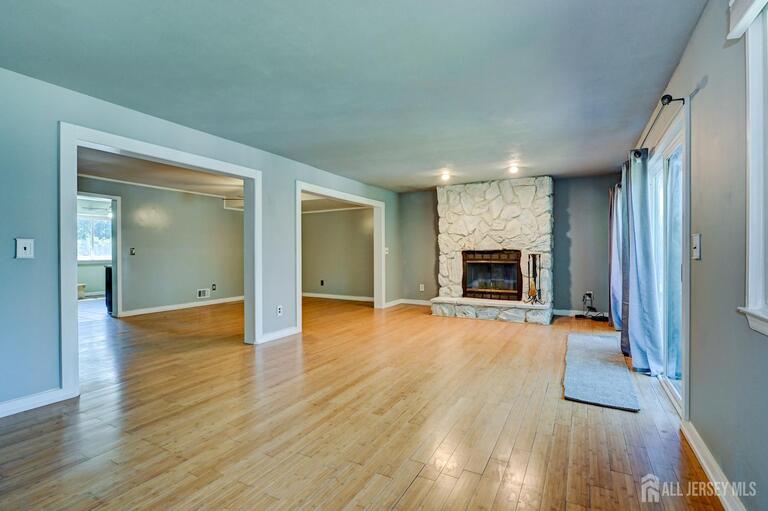 Photo 14 of 1705 N Oaks Boulevard N, North Brunswick NJ 08902, North Brunswick, NJ