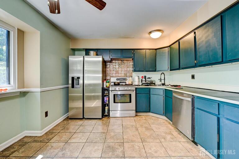Photo 21 of 1705 N Oaks Boulevard N, North Brunswick NJ 08902, North Brunswick, NJ