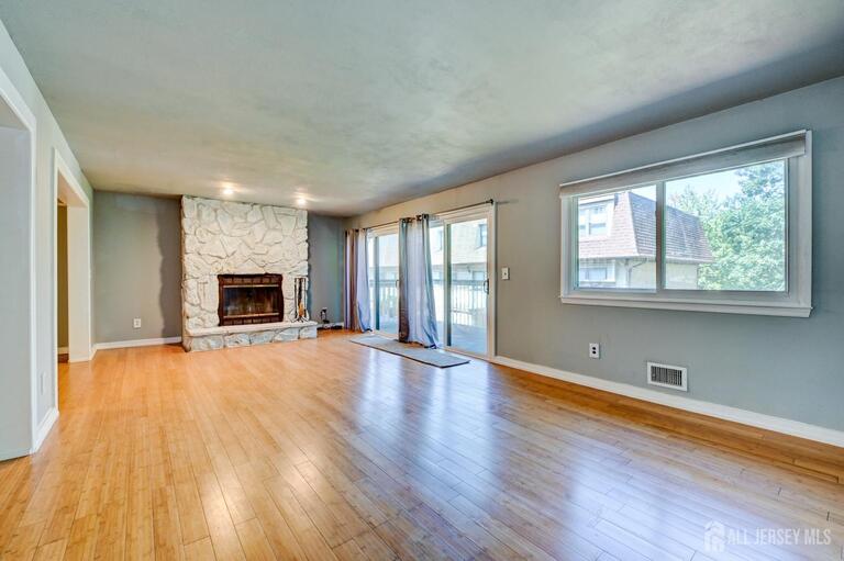 Photo 12 of 1705 N Oaks Boulevard N, North Brunswick NJ 08902, North Brunswick, NJ