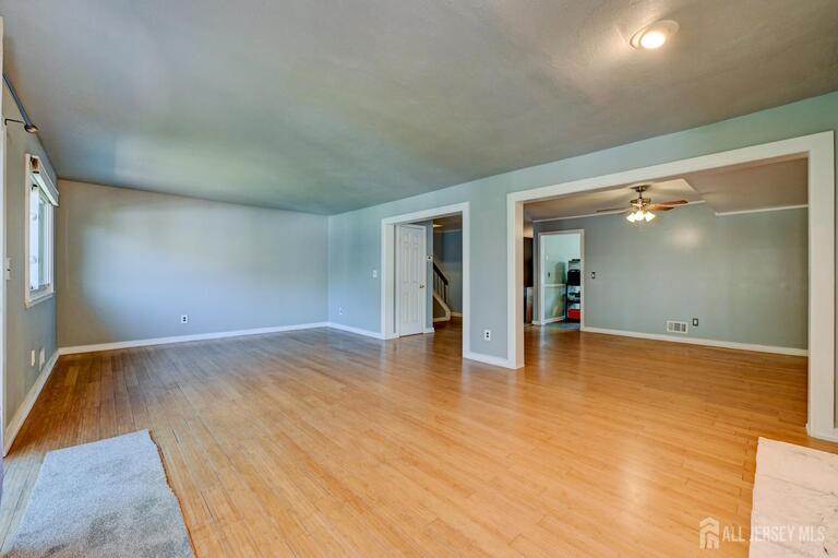 Photo 18 of 1705 N Oaks Boulevard N, North Brunswick NJ 08902, North Brunswick, NJ