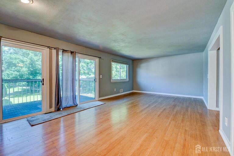 Photo 10 of 1705 N Oaks Boulevard N, North Brunswick NJ 08902, North Brunswick, NJ