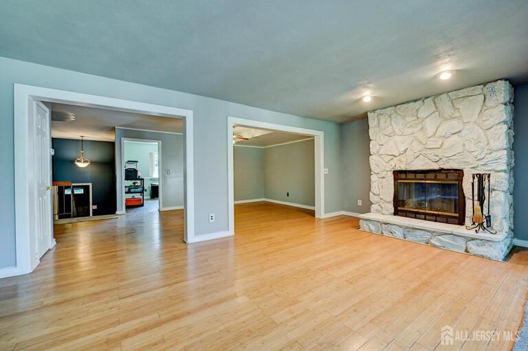 Photo 17 of 1705 N Oaks Boulevard N, North Brunswick NJ 08902, North Brunswick, NJ