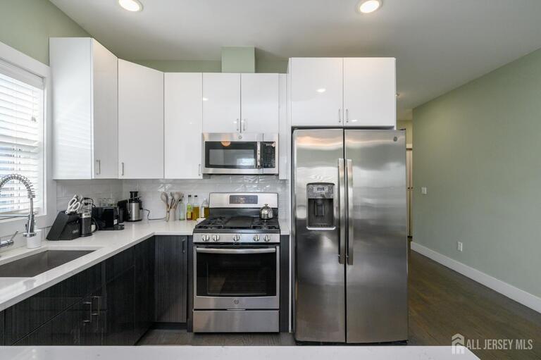 Photo 8 of 197 Garfield Avenue, Jersey City NJ 07305, Jersey City, NJ