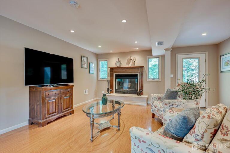 Photo 7 of 48 Frost Avenue, Edison NJ 08820, Edison, NJ