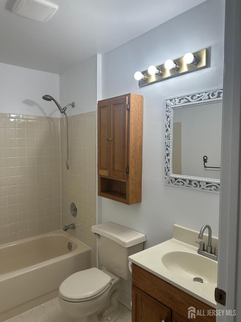Photo 7 of 158 Darwin Lane, North Brunswick NJ 08902, North Brunswick, NJ