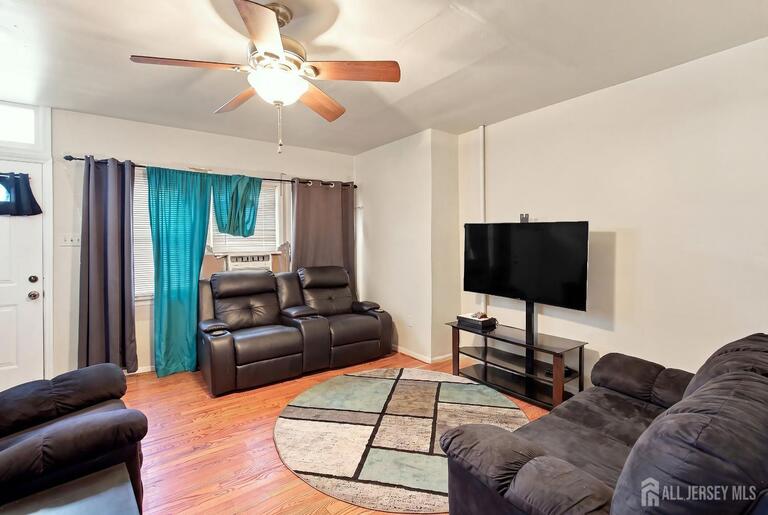 Photo 5 of 40 Throop Avenue, New Brunswick NJ 08901, New Brunswick, NJ