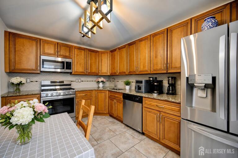 Photo 7 of 22 Borell Square, Parlin NJ 08859, Parlin, NJ