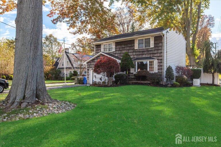 Photo 2 of 28 Debra Place, Sewaren NJ 07077, Sewaren, NJ