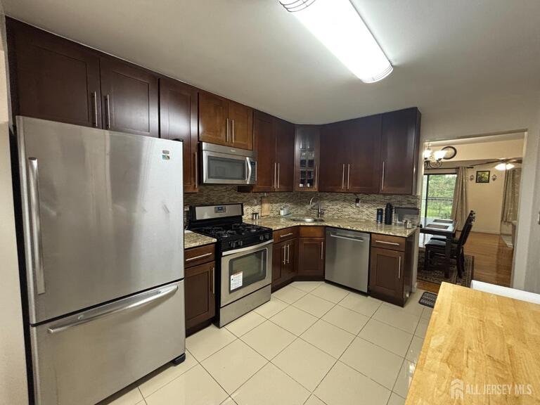 Photo 8 of 6005 N Oaks Boulevard, North Brunswick NJ 08902, North Brunswick, NJ