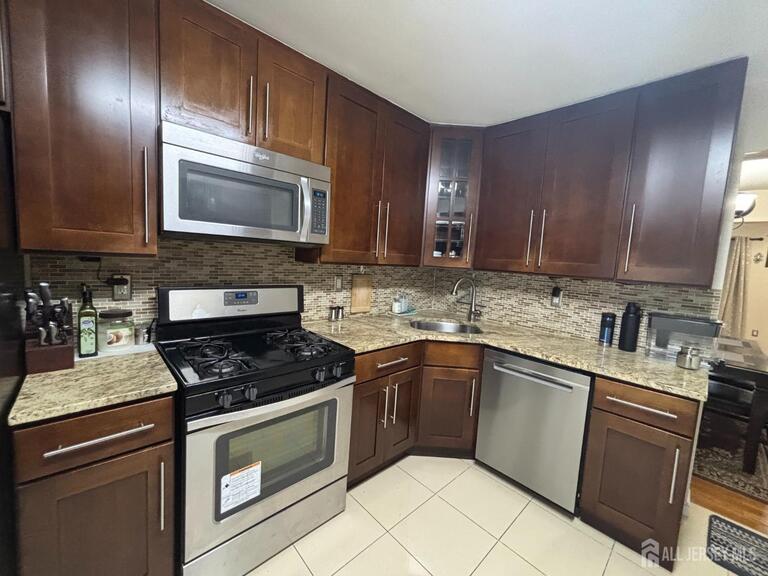 Photo 9 of 6005 N Oaks Boulevard, North Brunswick NJ 08902, North Brunswick, NJ