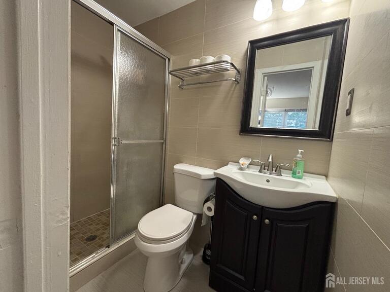Photo 13 of 6005 N Oaks Boulevard, North Brunswick NJ 08902, North Brunswick, NJ