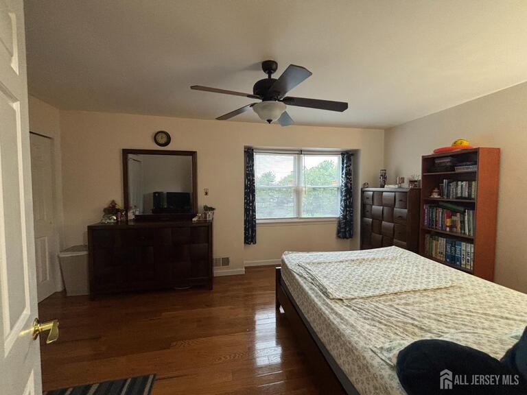 Photo 16 of 6005 N Oaks Boulevard, North Brunswick NJ 08902, North Brunswick, NJ
