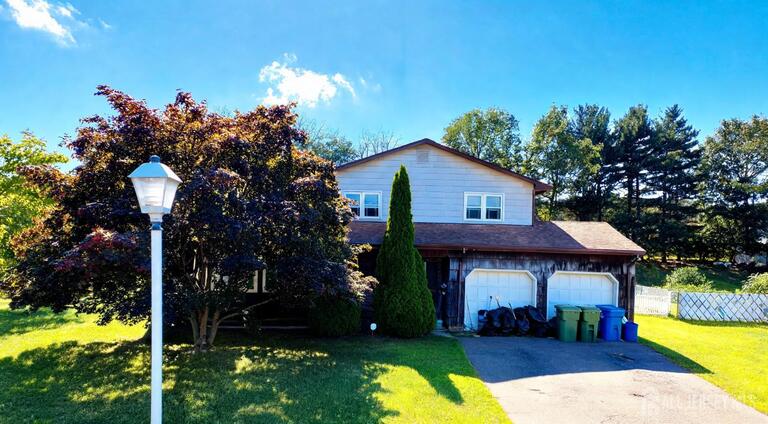 Photo 1 of 21 Oakwood Drive, Sayreville NJ 08859, Sayreville, NJ