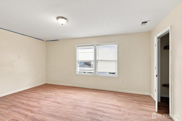 Photo 13 of 64 Fabyan Place, Newark NJ 07108, Newark, NJ
